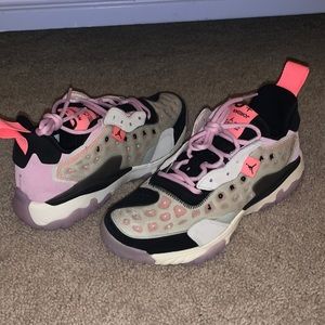 Jordan Delta 2 Light Bone/Black Size 9